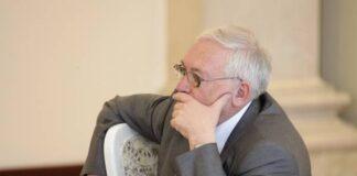 Легко ли быть адвокатом общества? С уполномоченным по правам человека Владимиром Лукиным