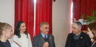 Специалисты аппарата Уполномоченного работают со школьниками. Викторина «Я и право»