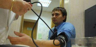 За каждую купленную справку для водителей поликлиника заплатит штраф 50 тысяч рублей