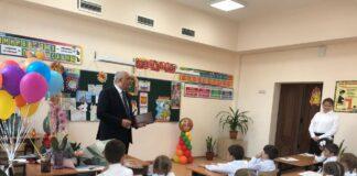 Джамбулат Оздоев поздравил всех учащихся с Днем знаний