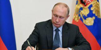 Владимир Путин подписал законы о ратификации договоров между Россией и ДНР, ЛНР, Херсонской и Запорожской областями, а также о принятии этих территорий в состав Российской Федерации.