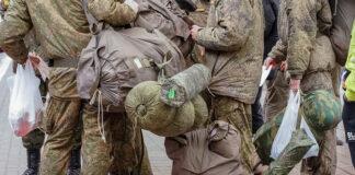 Для контрактников и мобилизованных, получавших пенсию за выслугу лет, установлена ежемесячная выплата