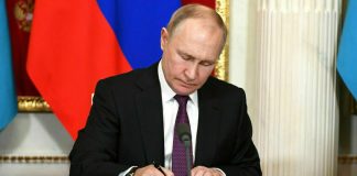 Путин подписал закон об индексации военных пенсий с октября на 5,1%