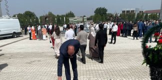 Уполномоченный по правам человека в Ингушетии принял участие в церемонии возложения цветов, приуроченной ко Дню солидарности в борьбе с терроризмом