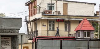 Заявительнице оказано содействие в направлении осужденного супруга для отбывания наказания в близком к месту проживания семьи исправительном учреждении