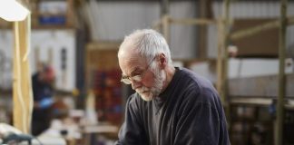 Работающим пенсионерам повысят страховые выплаты с 1 августа