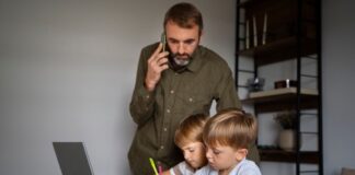 Работающим родителям с 2026 года станет доступна семейная налоговая выплата