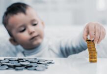 Восстановлено право на получение ежемесячного пособия в отношении ребенка