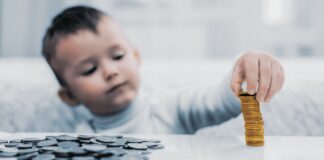 Восстановлено право на получение ежемесячного пособия в отношении ребенка